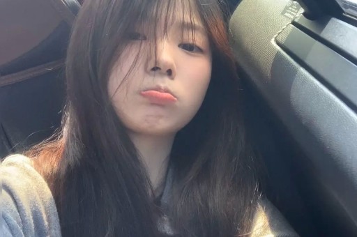 “假洋牌”优思益翻车事件：网红集体致歉背后的品牌包装术与流量陷阱